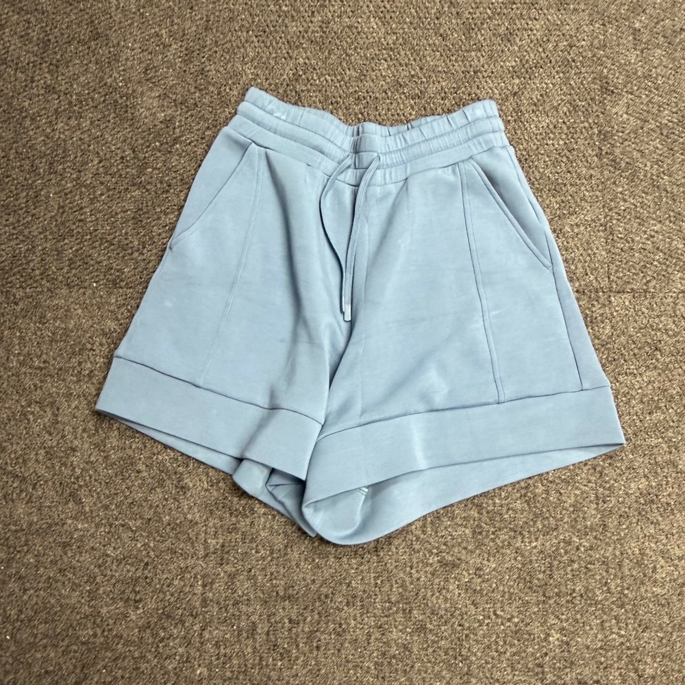 Varley Alder High Rise Short 5.5 DoubleSoft Light Blue Small VAR00980